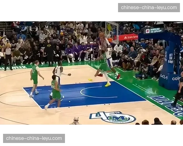 速报：爵士凭借第四节超高三分命中率逆转击败独行侠